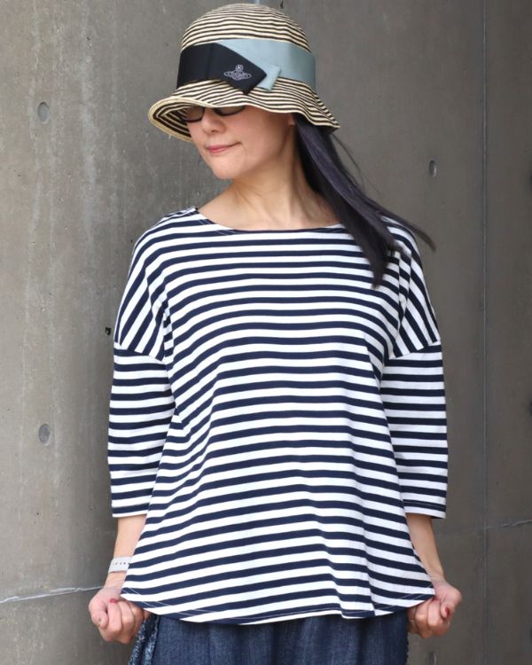 青白ボーダーシャツの正面上半身正面｜名古屋覚王山コッピアーナ