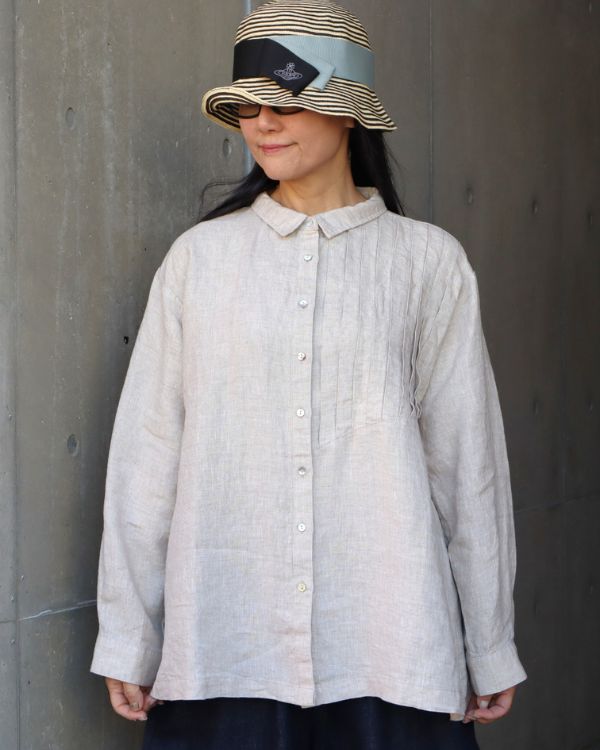 アシンメトリーリネンブラウスのキナリの大人春ブラウス上半身正面|名古屋覚王山コッピアーナ