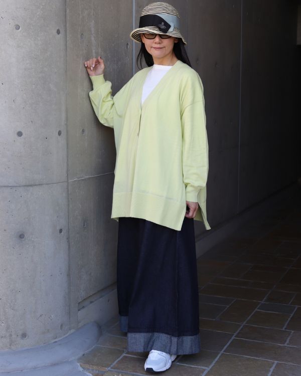 コットンハイゲージニットワイドカーディガンのライトグリーン春コーデ全身正面｜名古屋覚王山コッピアーナ
