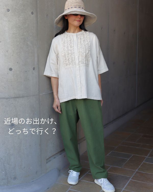 フリンジブラウスとコージーパンツを合わせた大人ナチュラルコーデを楽しむ女性におすすめの全身スタイル