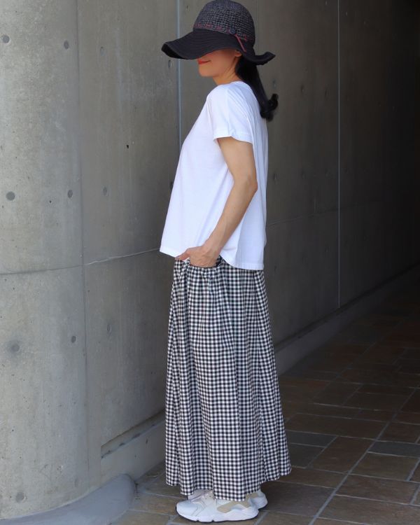軽やかな横姿が美しい花暦プリントミナミシャツ 名古屋覚王山のセレクトショップ コッピアーナが提案する季節を楽しむ大人コーデ