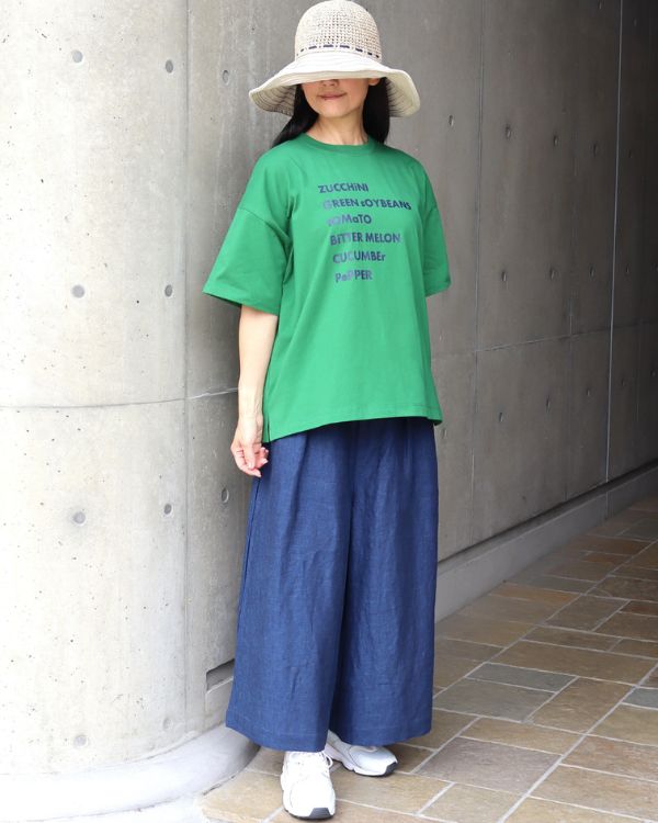 ベジタブルロゴTシャツ グリーンとリネンワイドパンツを合わせた全身コーディネート 名古屋覚王山 コッピアーナ